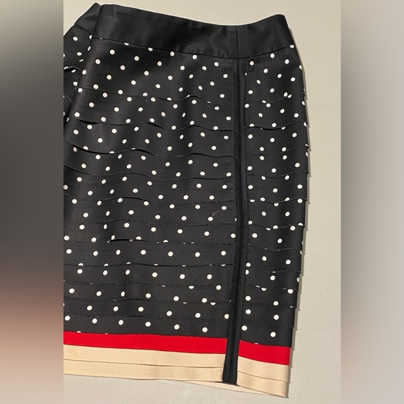 White House Black Market Tiered Polka Dot Pencil Skirt, size 12 - Picture 8 of 9
